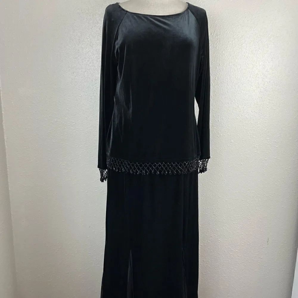 R&K Evenings Black Velour Long Sleeve Blouse & Matching Skirt Size 10 EUC